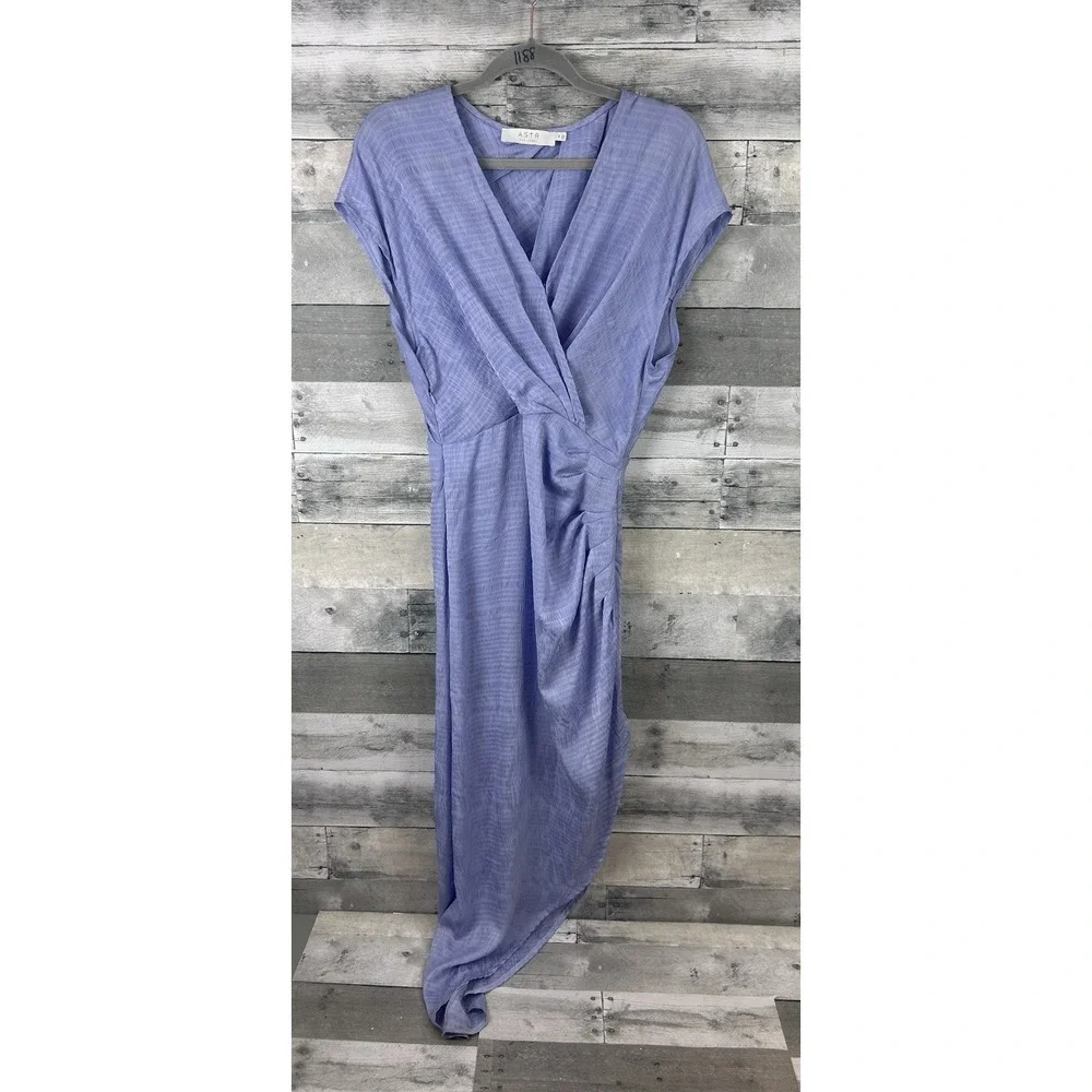 ASTR The Label Women's Medium Short Sleeve Lavender Angled Hem Faux Wrap Dress